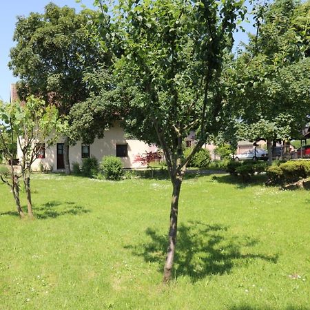 Maple Place Velika Gorica Exterior foto
